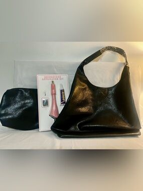 New purse Classic Black Shoulder Tote Bag w makeup bag inside